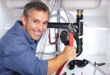 10 Tips to Find a Cheap Good Plumber for Emergency Plumbing Leak Repair